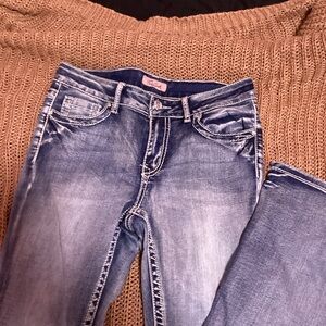 super cute bootcut jeans
size 11/12 fit like a 8 or 9
worn once